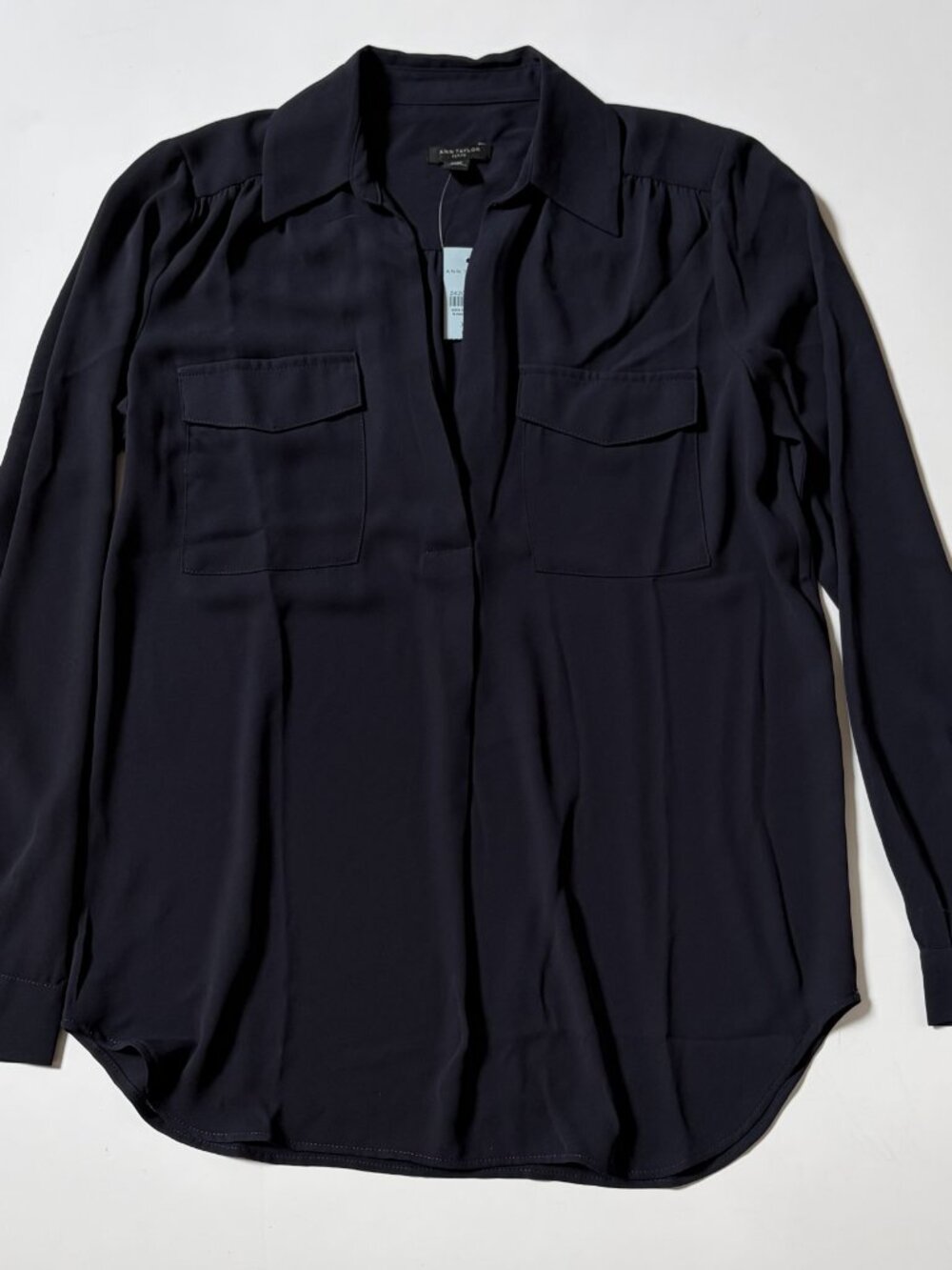 Ann Taylor Navy Blue NWT Silky long Sleeve Blouse Women Size XXS Petite Casual - Picture 4 of 7